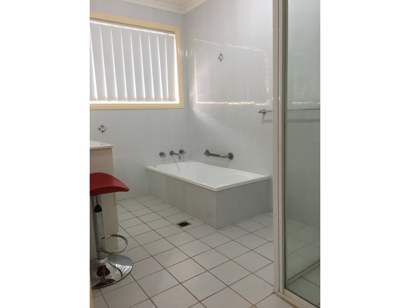 2/3 Worfolk Place, Griffith NSW 2680