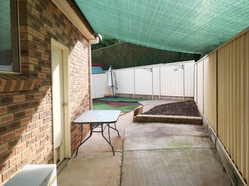 2/3 Worfolk Place, Griffith NSW 2680