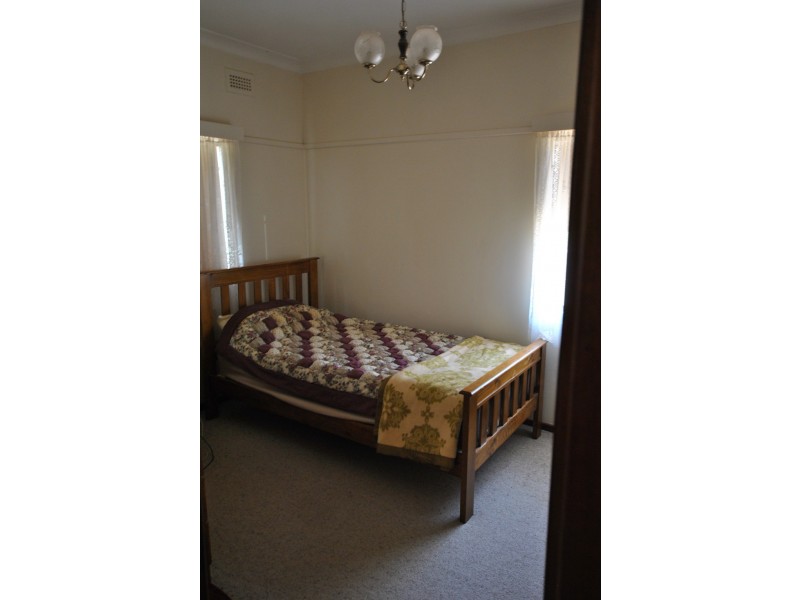 32 Curtain Street, Griffith NSW 2680