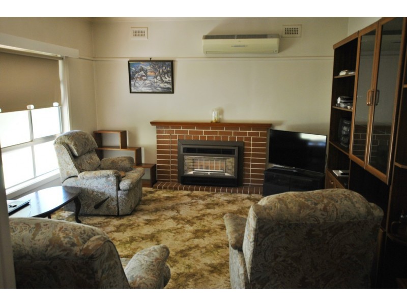 32 Curtain Street, Griffith NSW 2680