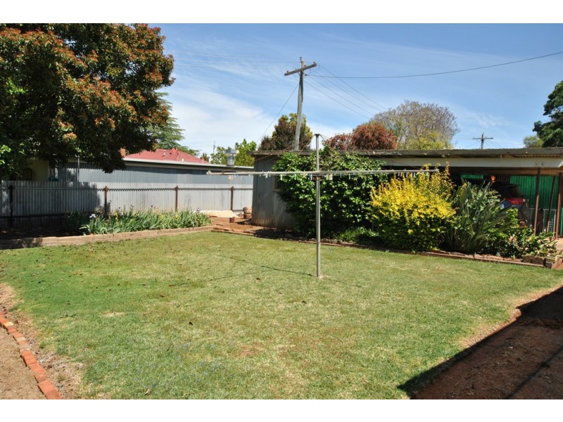 32 Curtain Street, Griffith NSW 2680
