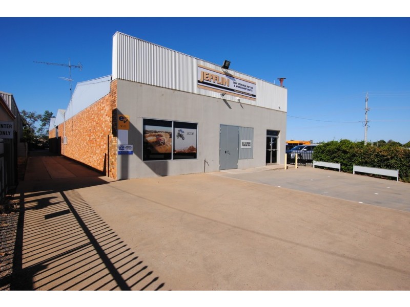 188 Wakaden Street, Griffith NSW 2680