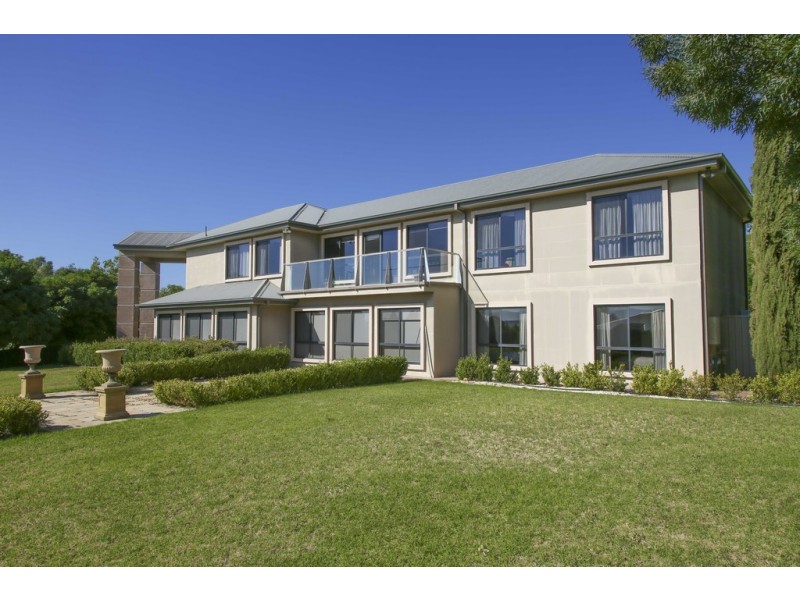 14 Bella Vista Drive, Lake Wyangan NSW 2680