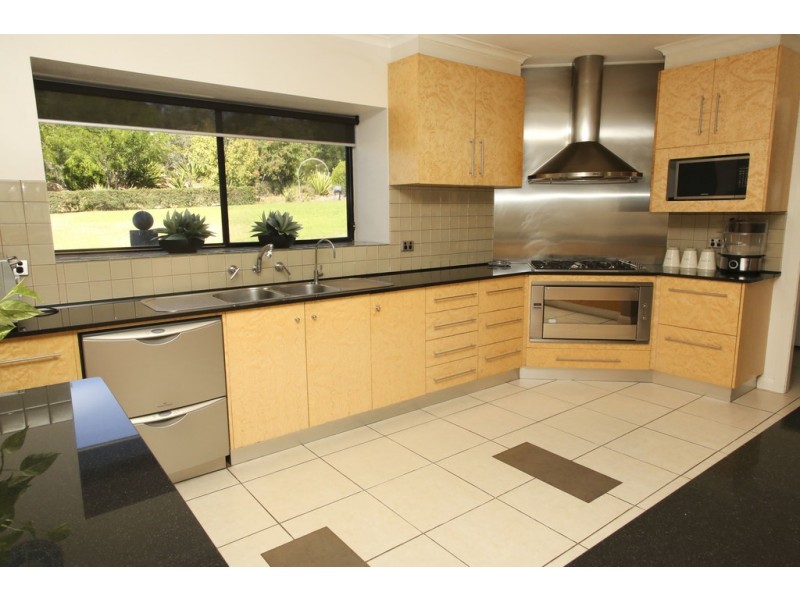 14 Bella Vista Drive, Lake Wyangan NSW 2680