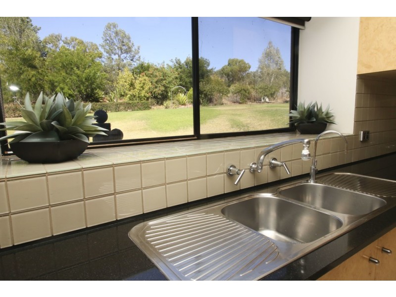 14 Bella Vista Drive, Lake Wyangan NSW 2680