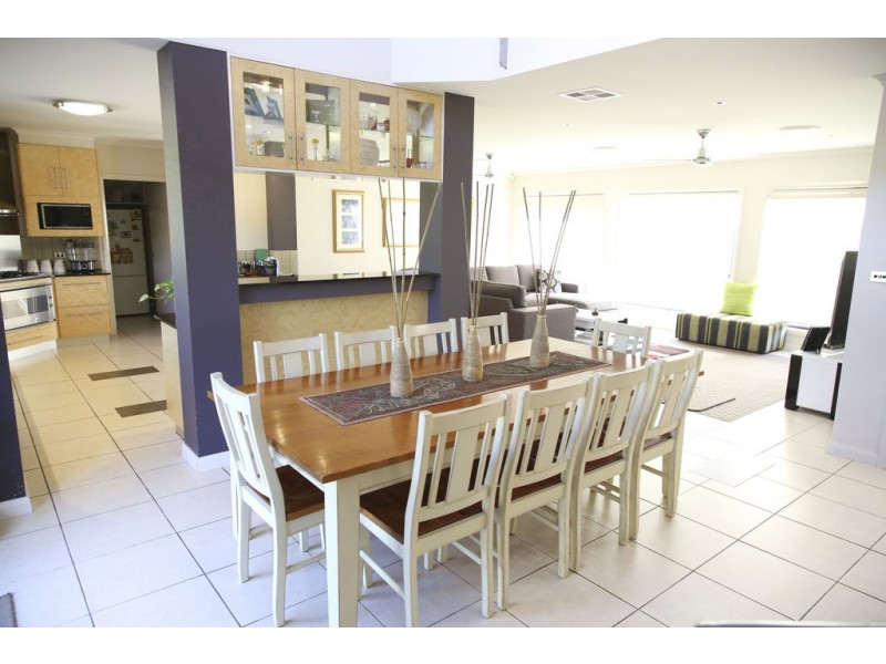 14 Bella Vista Drive, Lake Wyangan NSW 2680