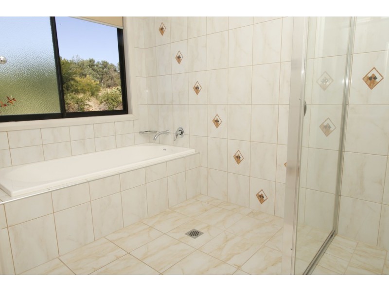 14 Bella Vista Drive, Lake Wyangan NSW 2680