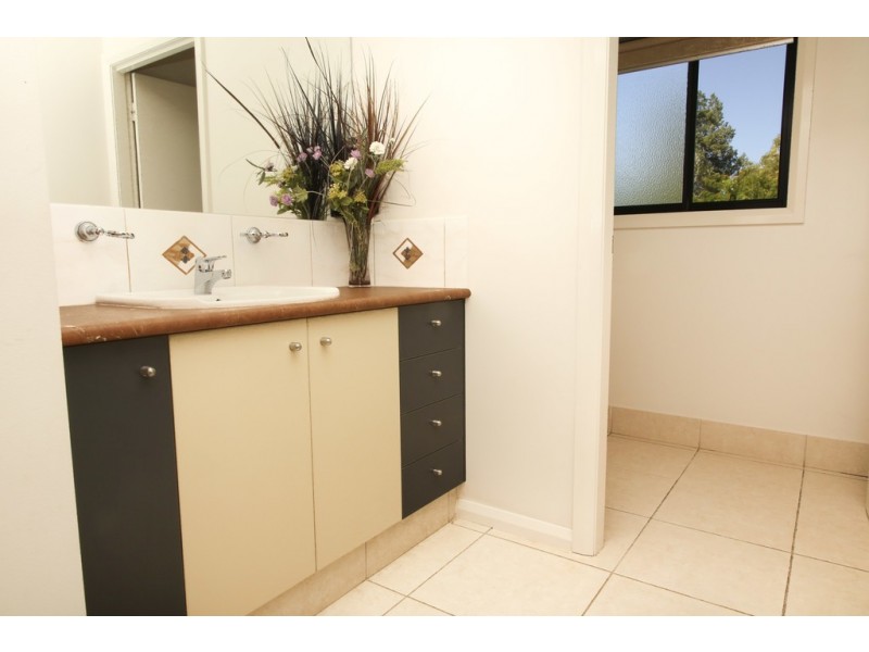 14 Bella Vista Drive, Lake Wyangan NSW 2680