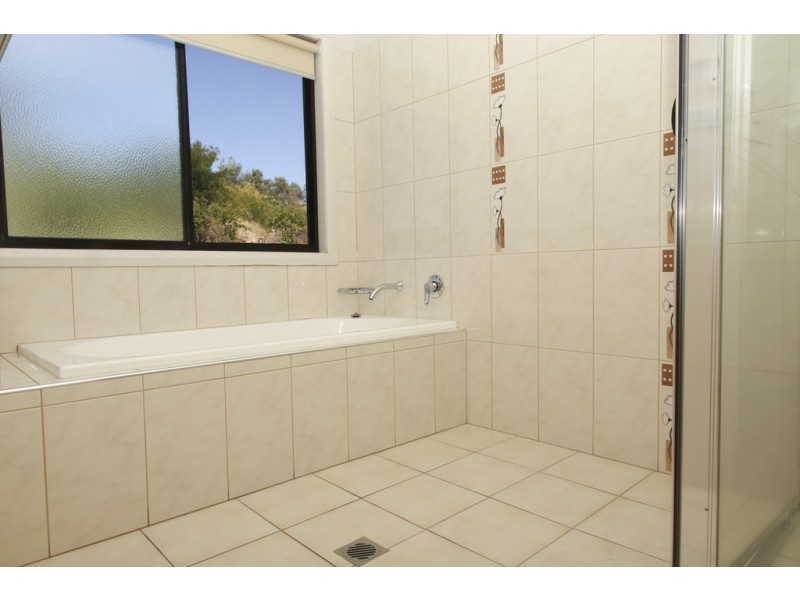 14 Bella Vista Drive, Lake Wyangan NSW 2680