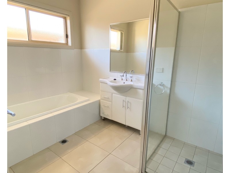 33A Hillam Drive, Griffith NSW 2680