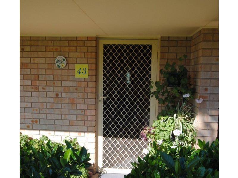 Unit 43 115 Clifton Blvde, Griffith NSW 2680