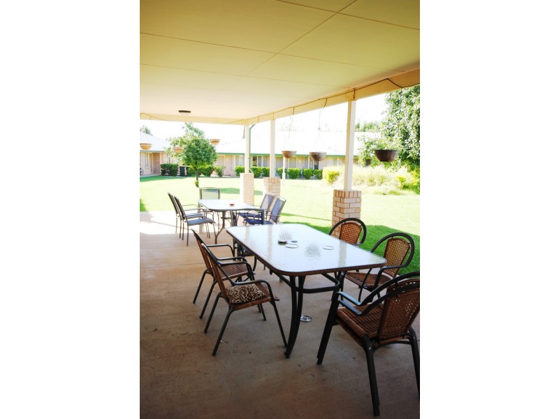 Unit 43 115 Clifton Blvde, Griffith NSW 2680