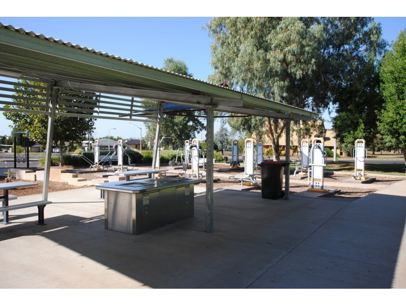 Unit 43 115 Clifton Blvde, Griffith NSW 2680