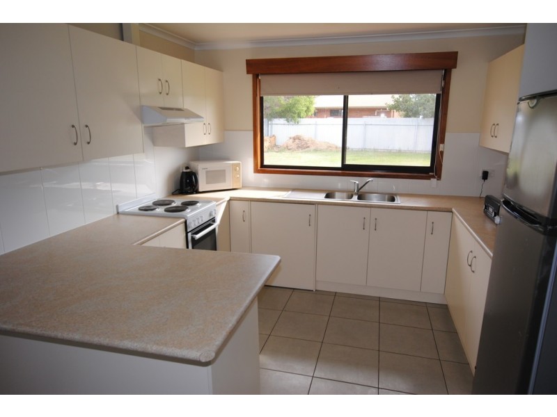 73 Wilga Street, Hanwood NSW 2680