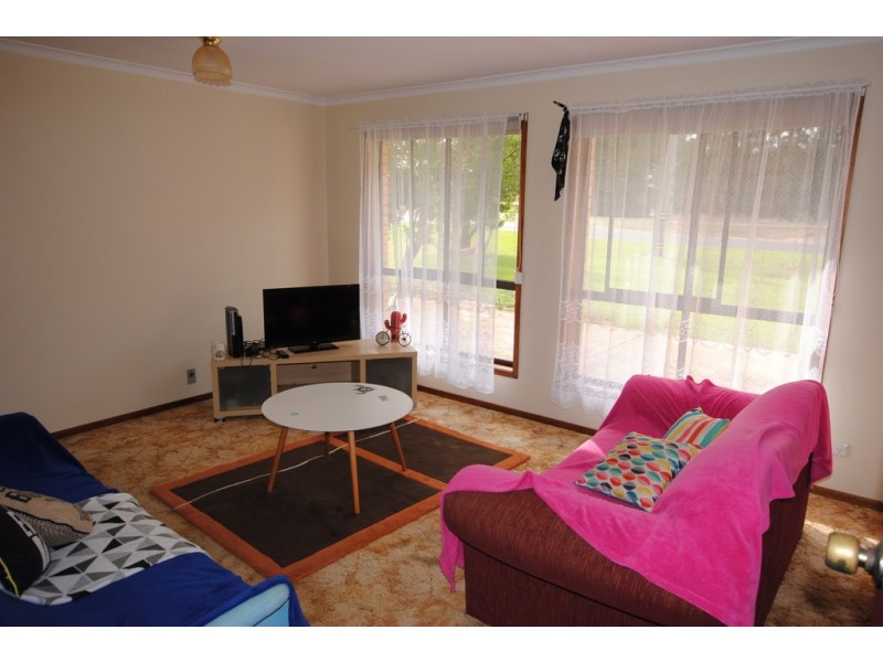 73 Wilga Street, Hanwood NSW 2680