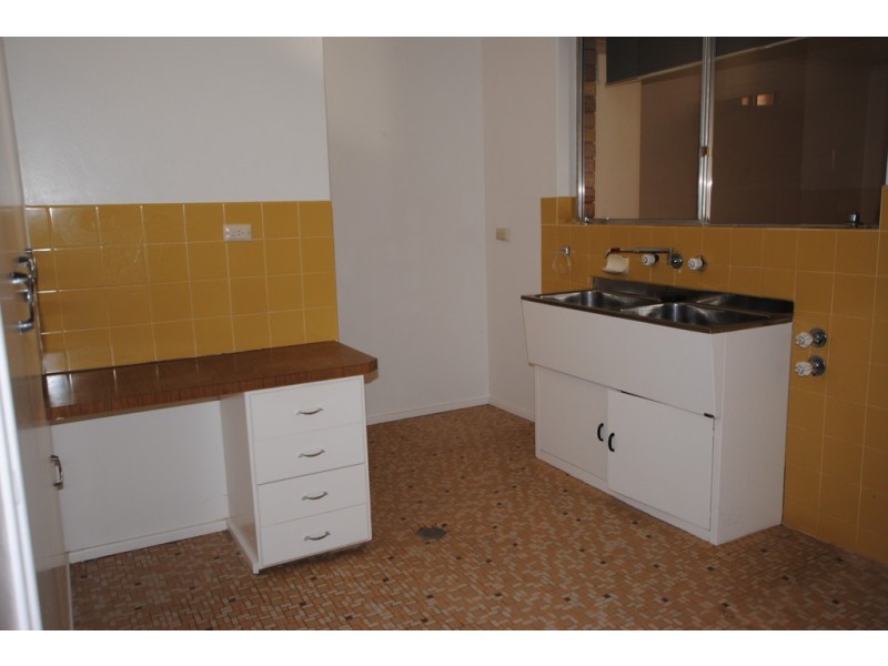 74 Ross Crescent, Griffith NSW 2680