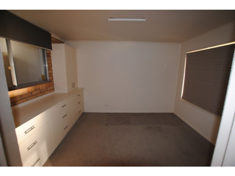 74 Ross Crescent, Griffith NSW 2680