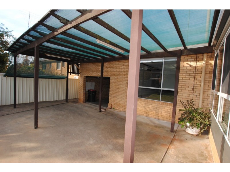 74 Ross Crescent, Griffith NSW 2680