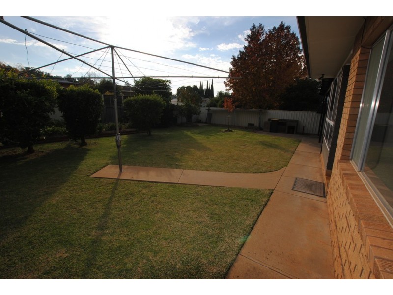 74 Ross Crescent, Griffith NSW 2680