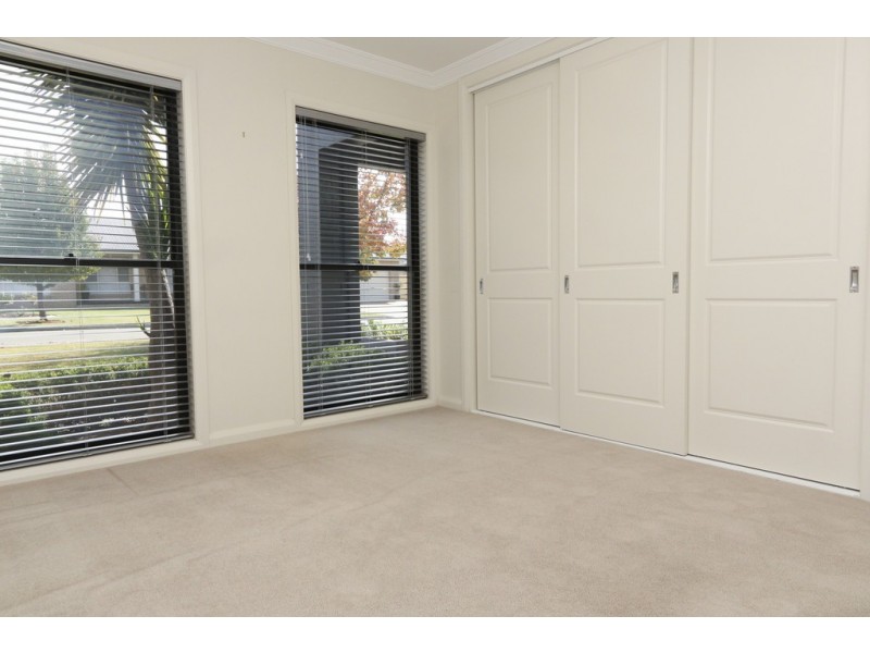 13 Hardwick Street, Griffith NSW 2680