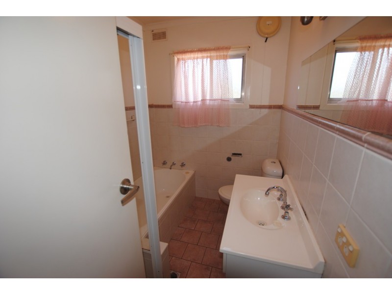 4-6 Kelly Avenue, Griffith NSW 2680