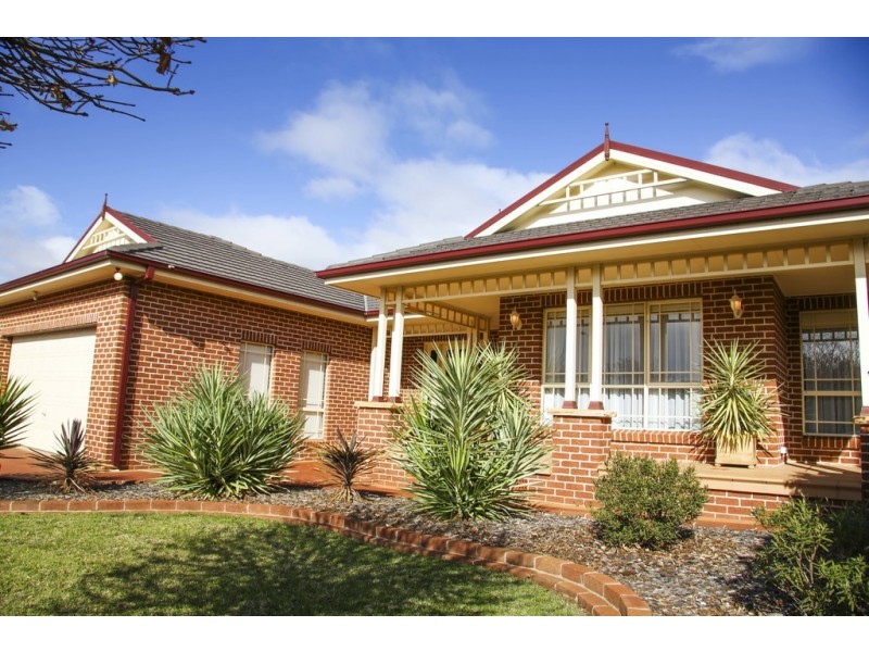 12 Powys Place, Griffith NSW 2680