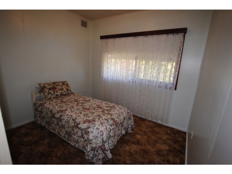 19 Kook Street, Darlington Point NSW 2706