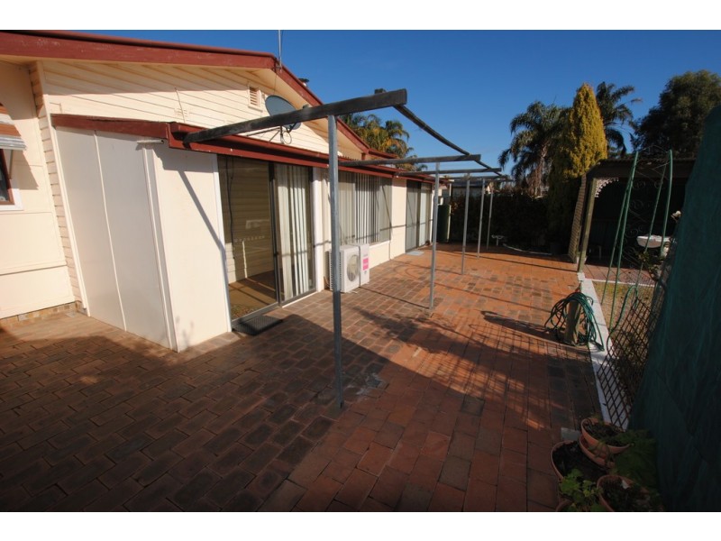 19 Kook Street, Darlington Point NSW 2706