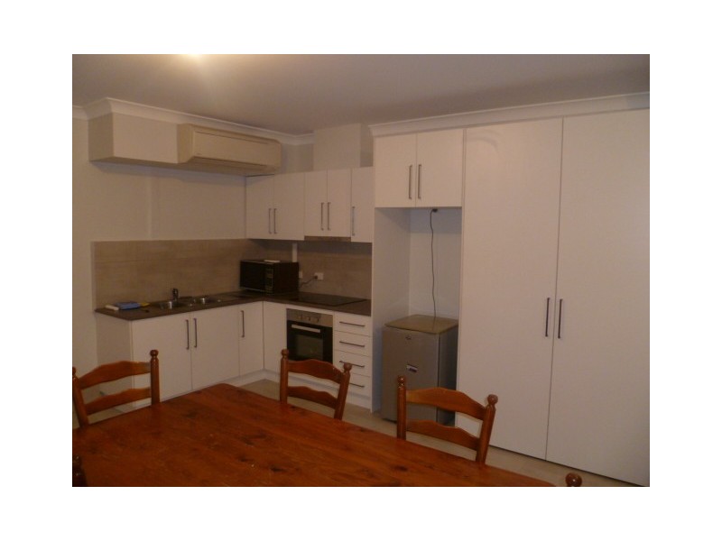 4 / 425-429 BANNA AVENUE, Griffith NSW 2680