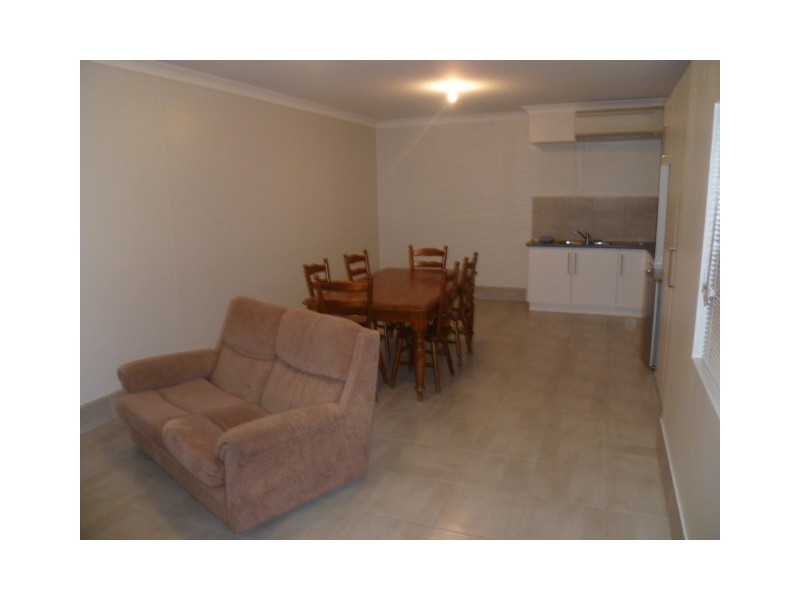 4 / 425-429 BANNA AVENUE, Griffith NSW 2680
