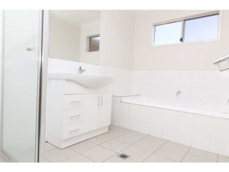 4 Harrison Place, Griffith NSW 2680