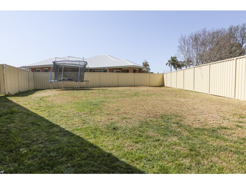 4 Harrison Place, Griffith NSW 2680