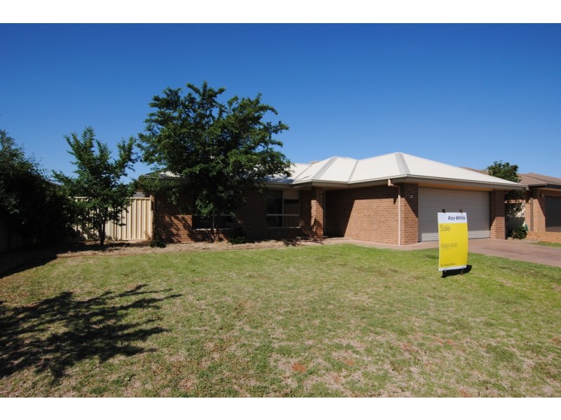 10 Gillmartin Drive, Griffith NSW 2680