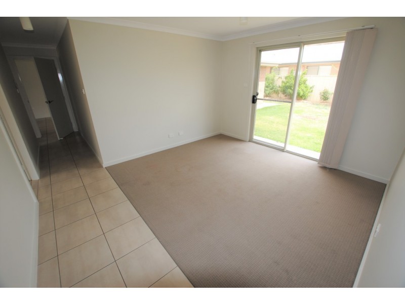 10 Gillmartin Drive, Griffith NSW 2680