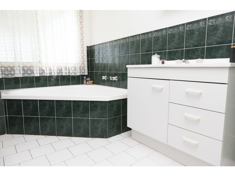 20 Narrand Street, Darlington Point NSW 2706