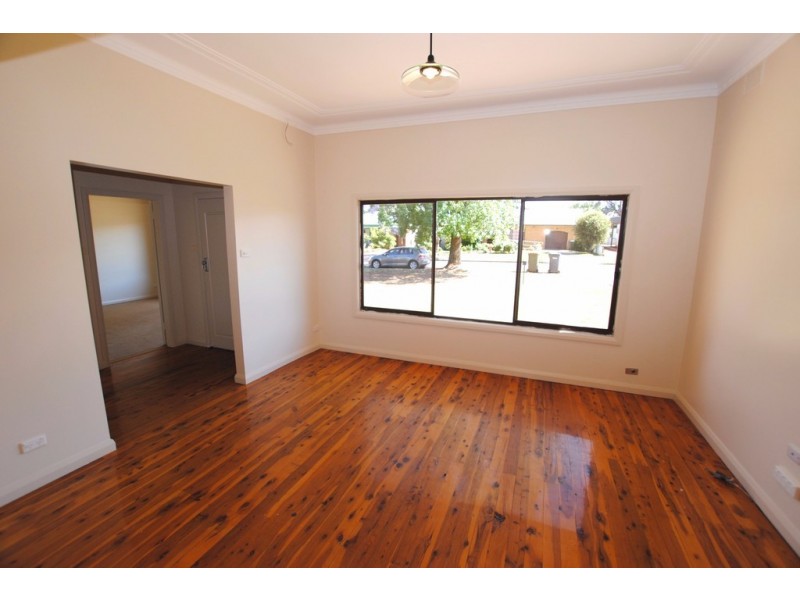 14 Almoola Street, Griffith NSW 2680