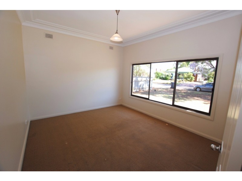 14 Almoola Street, Griffith NSW 2680