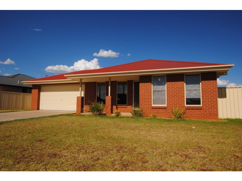 34 Gillmartin Drive, Griffith NSW 2680