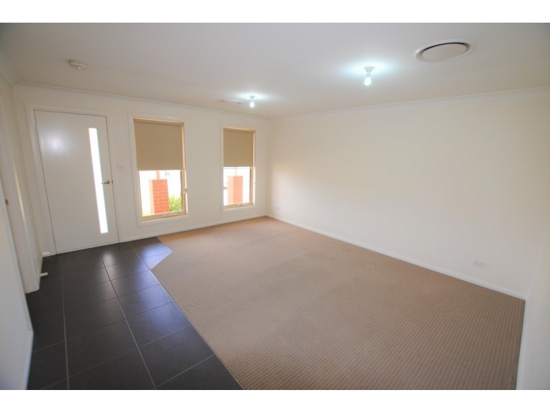 34 Gillmartin Drive, Griffith NSW 2680