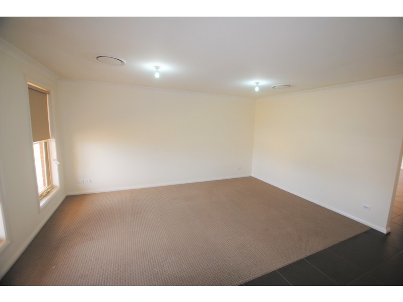 34 Gillmartin Drive, Griffith NSW 2680