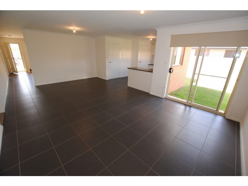 34 Gillmartin Drive, Griffith NSW 2680