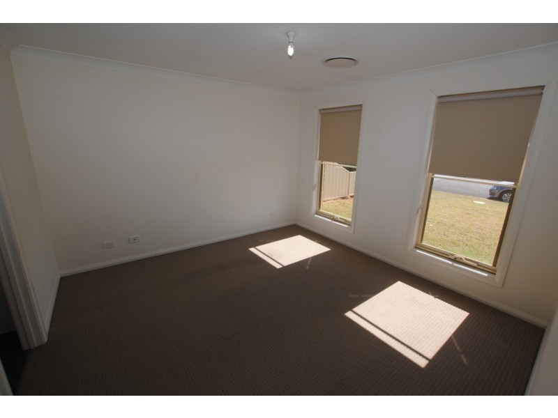 34 Gillmartin Drive, Griffith NSW 2680