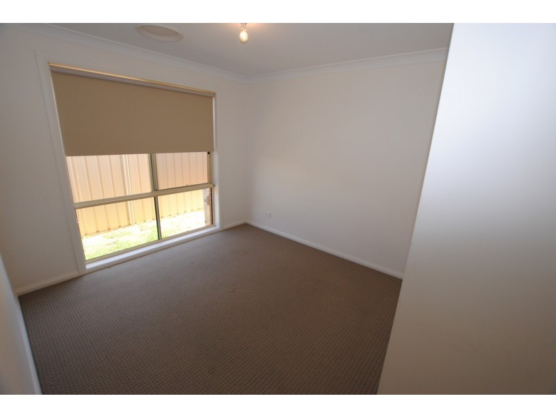 34 Gillmartin Drive, Griffith NSW 2680