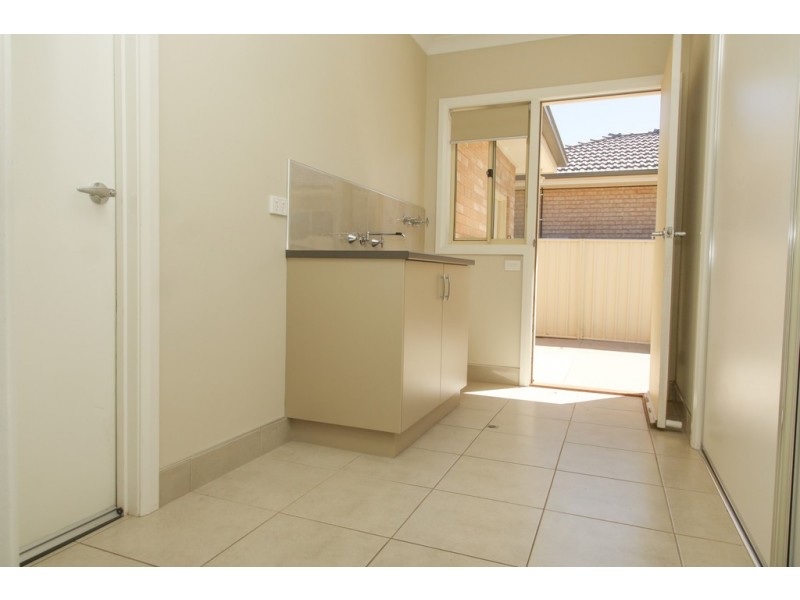 183 Clifton Boulevarde, Griffith NSW 2680
