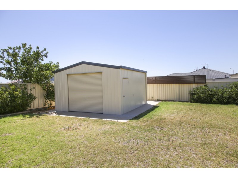183 Clifton Boulevarde, Griffith NSW 2680