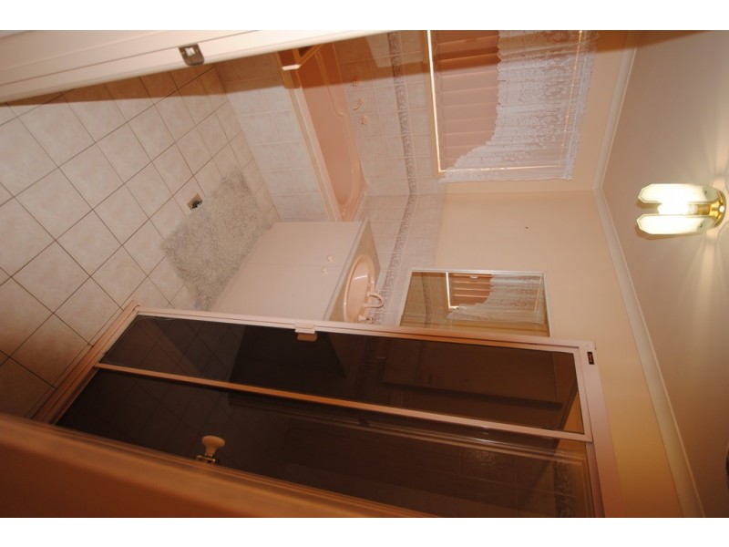 1 Dunvarleigh Crescent, Griffith NSW 2680