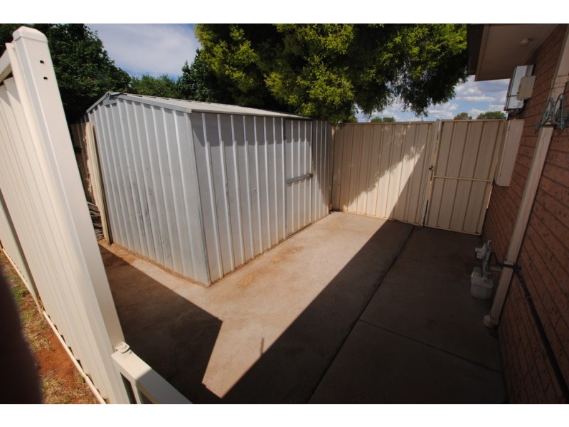 1 Dunvarleigh Crescent, Griffith NSW 2680