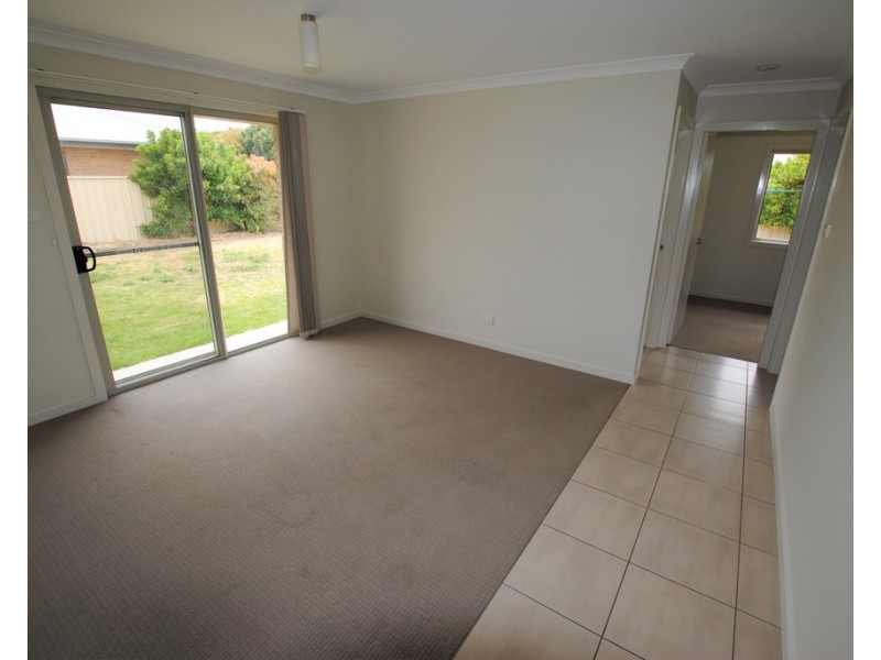 10 GILLMARTIN DRIVE, Griffith NSW 2680