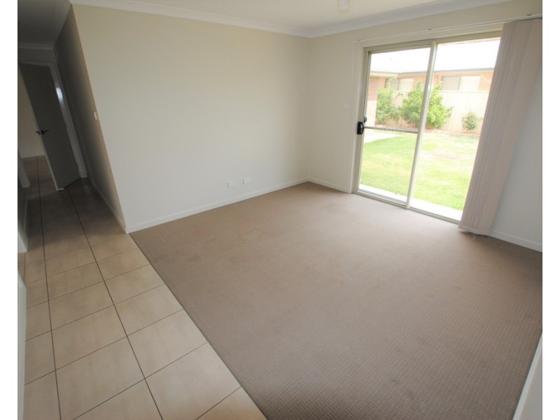 10 GILLMARTIN DRIVE, Griffith NSW 2680