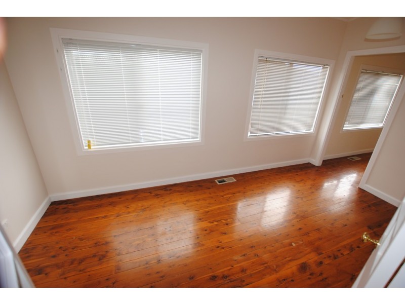 17 Yoolooma Street, Griffith NSW 2680